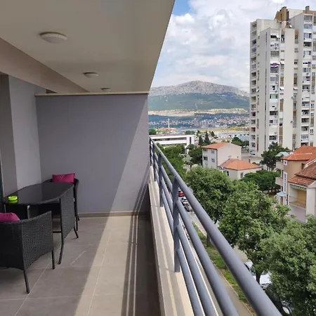 S'akvarel 2 - Private Garage Apartman *