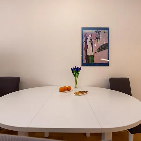 S'akvarel 2 - Private Garage Apartment