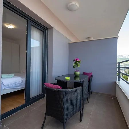 Apartment S'akvarel 2 - Private Garage